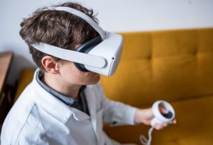 VR-szemüveg segítségével végeztek el egy műtétet a Semmelweis Egyetemen