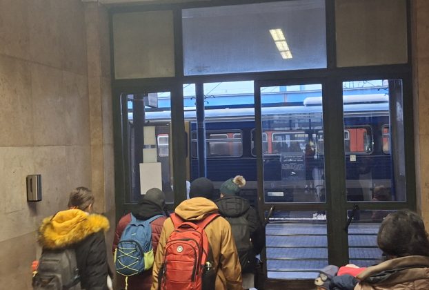 Vonatok indulása a debreceni Nagyállomáson