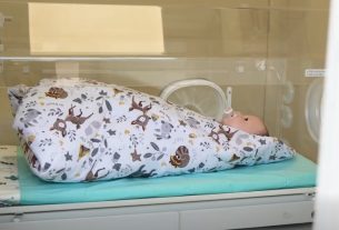 Babamentő inkubátort helyeztek el a Heim Pál gyermekkórház Üllői úti telephelyén